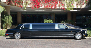 Illustration for article titled Michael Jackson's Tacky Rolls Royce Limo Going To Auction